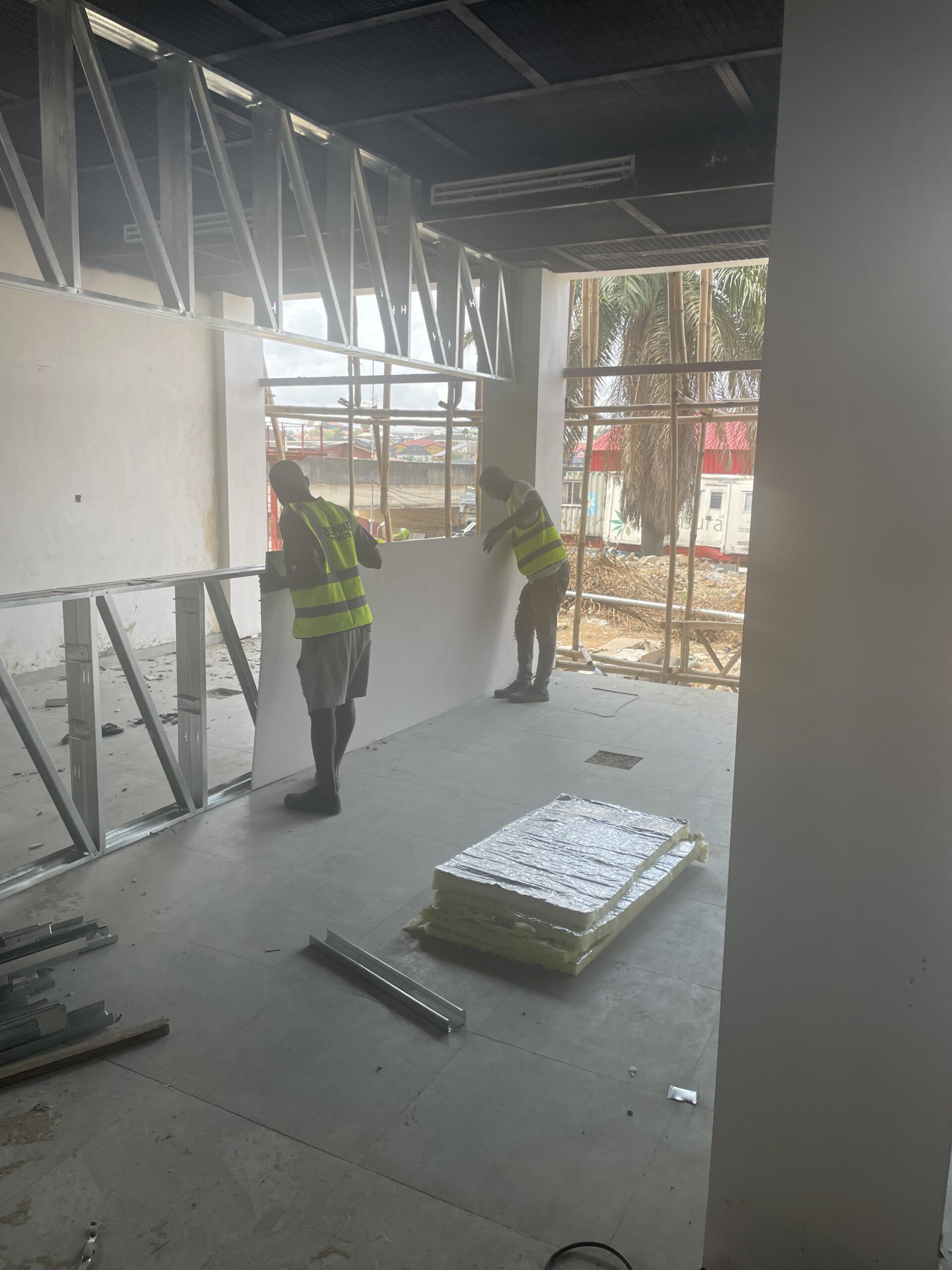 internal partitoning for an office space